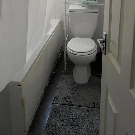 Apartment - - 3- Parking - Garden Leeds (West Yorkshire)