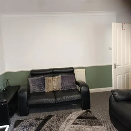 Leeds - Apartment - Stay 3- Parking - Garden شقة *
