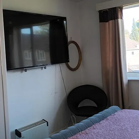 - - 3- Parking - Garden Апартаменти *